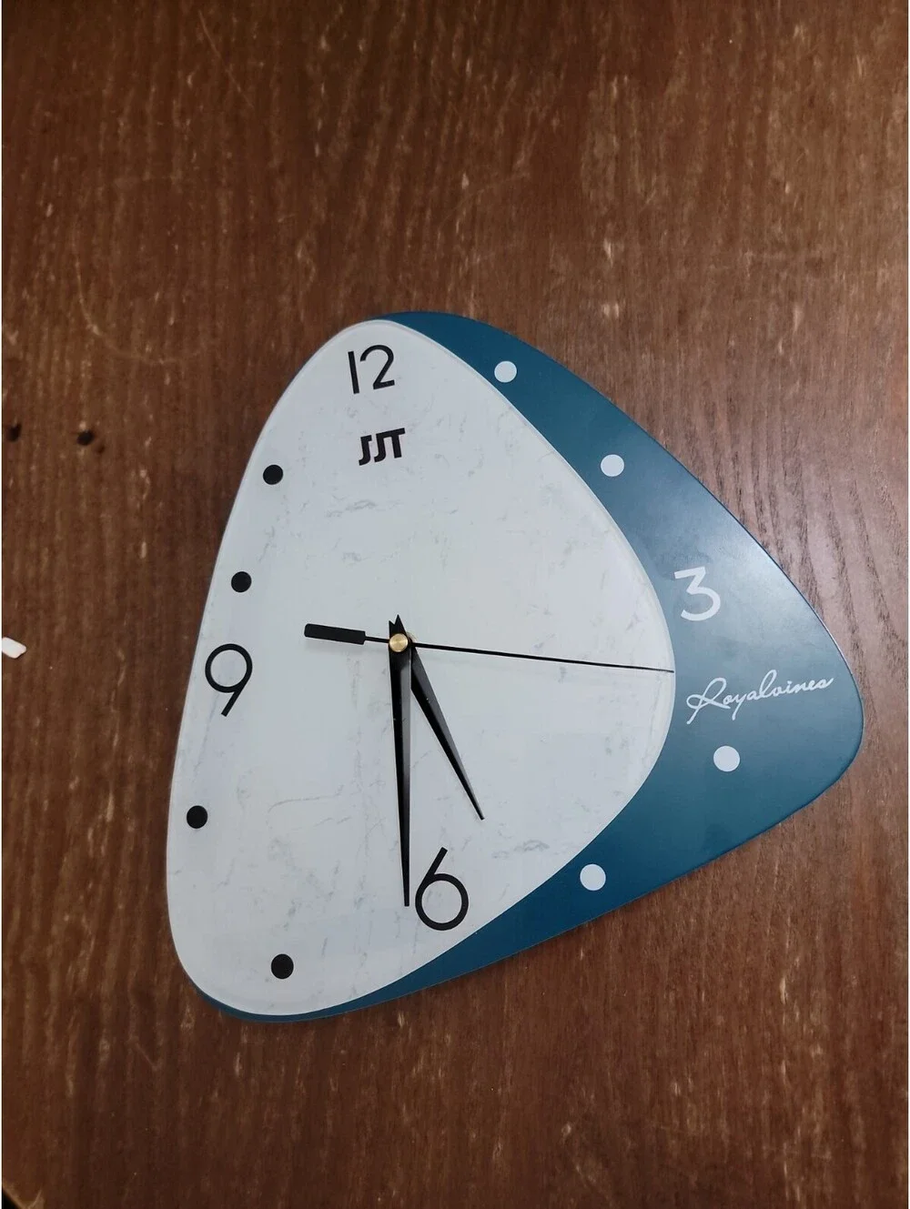 StoreHanging Clock, Elegant Vintage Style